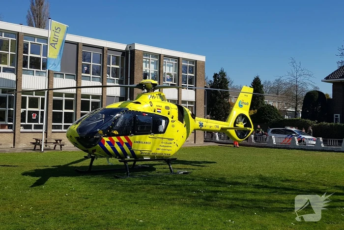 Traumahelikopter landt voor incident in bovenwoning