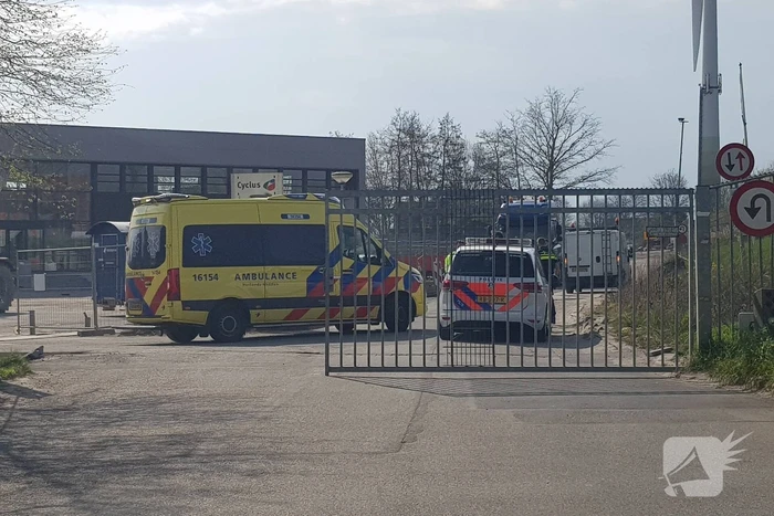Persoon gewond op afvalbrengstation