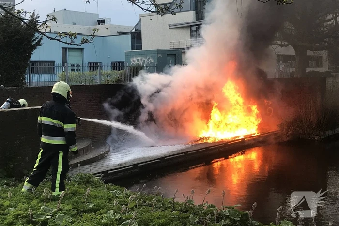 Steiger vat vlam