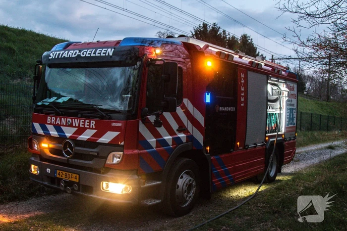 Flinke rookontwikkeling bij bermbrand langs spoorlijn