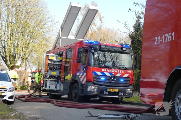 Veel rook bij uitslaande woningbrand