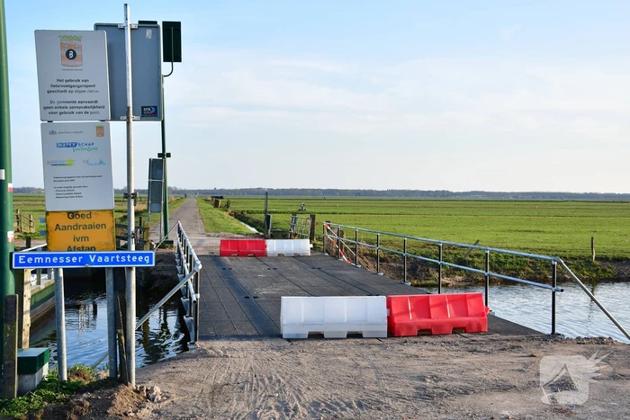Speciale brug voor landbouwverkeer aangelegd in polder