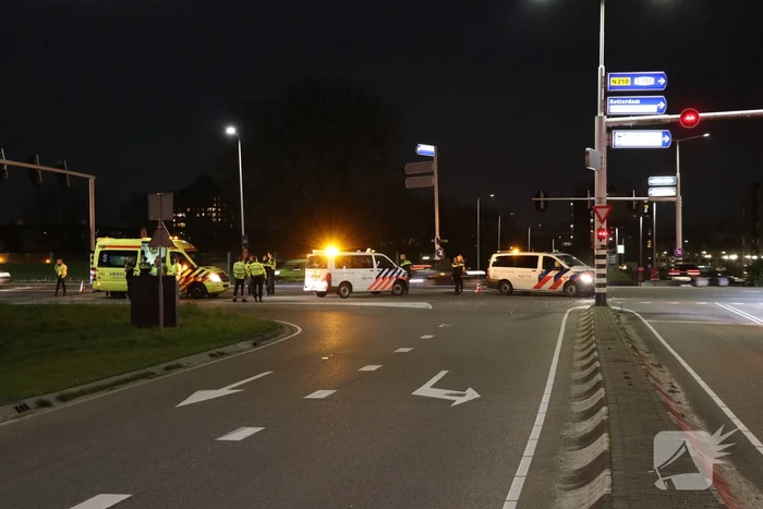 Politiewagen botst op auto