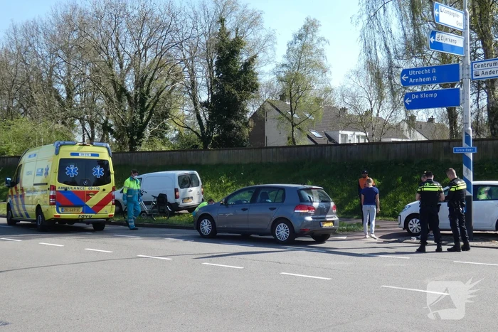 Fietser gewond bij aanrijding met auto