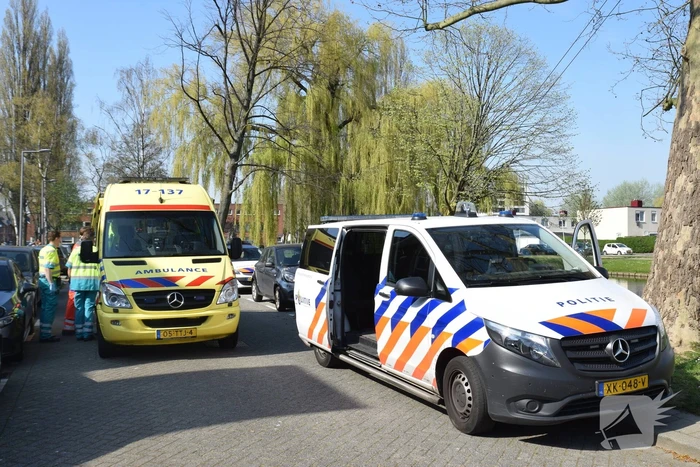 Klein kind krijgt heet water over zich heen, raakt ernstig gewond