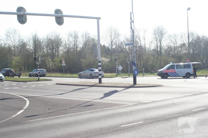 Schade na ongeval tussen twee auto's
