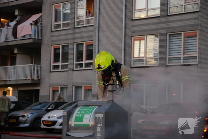 Forse rookontwikkeling bij ondergrondse containerbrand