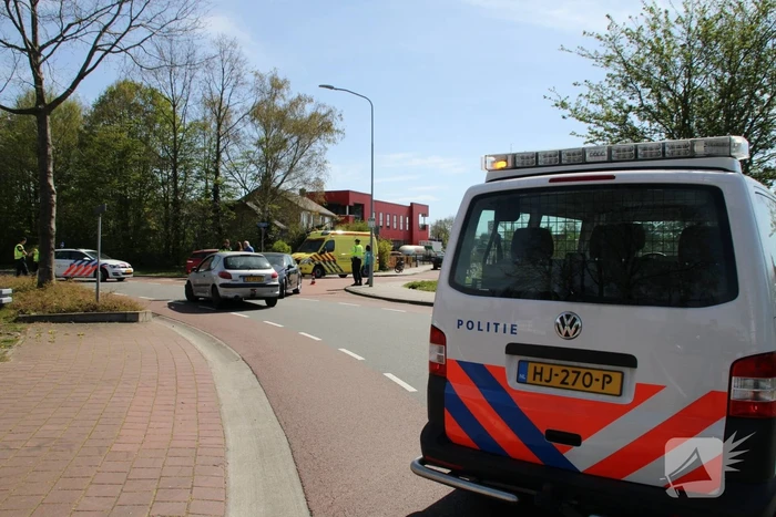 Auto's frontaal op elkaar gebotst