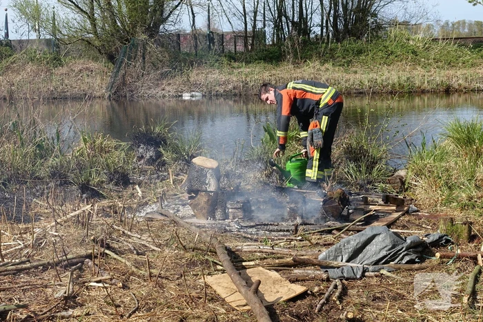 Stuk grasveld vat vlam