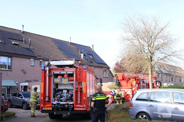 Wespennest wegbranden zorgde voor dakbrand