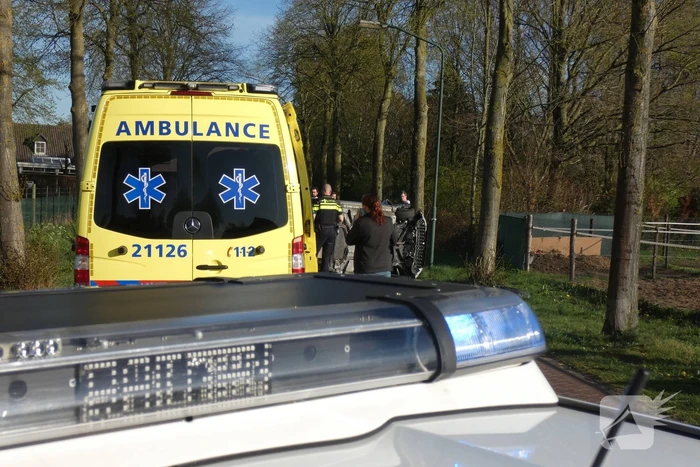 Automobilist belandt op zijkant