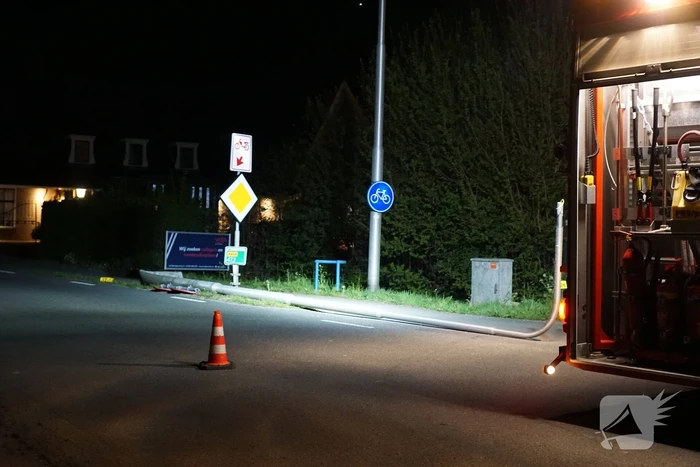 Automobilist aangehouden na botsing tegen lantarenpaal
