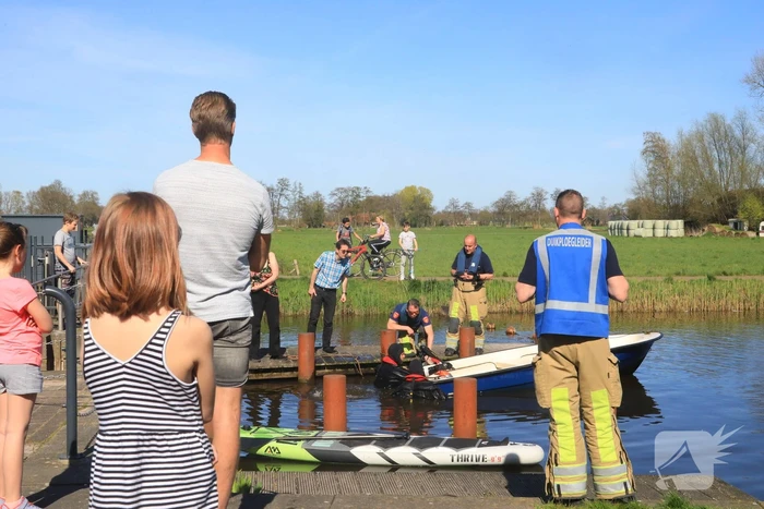 Elektrische boot gezonken voor sluis