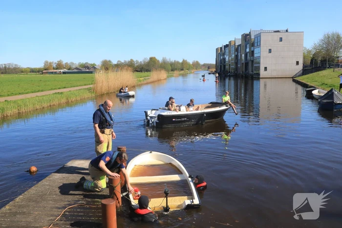 Elektrische boot gezonken voor sluis
