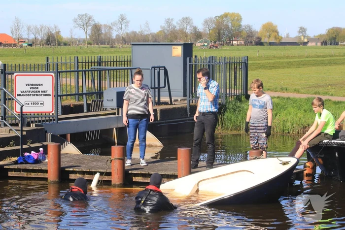 Elektrische boot gezonken voor sluis