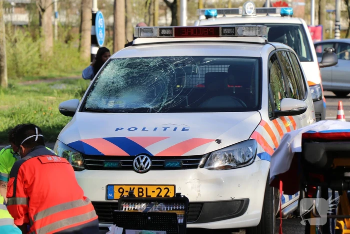 Persoon ernstig gewond na aanrijding met politiewagen