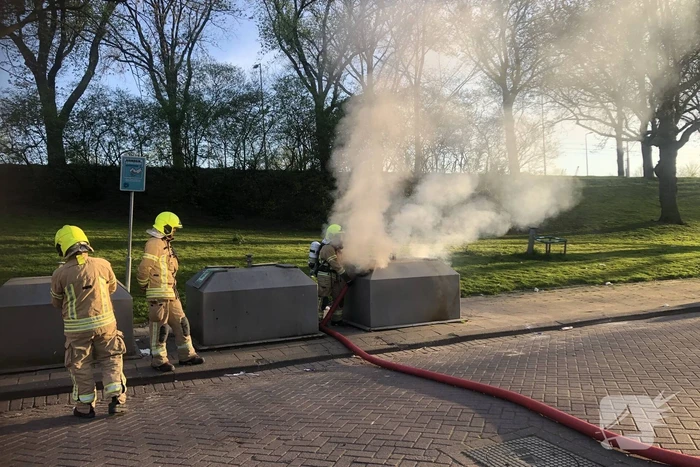 Brandweer blust container