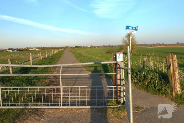 Gemeente plaatst waarschuwingsborden voor afsluiten dijken