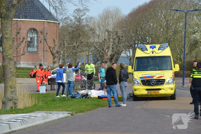 Motorrijder ernstig gewond na aanrijding met auto
