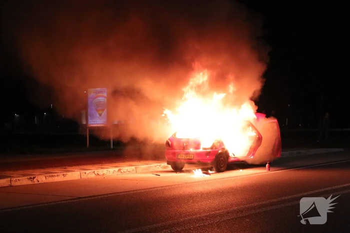 Auto volledig uitgebrand