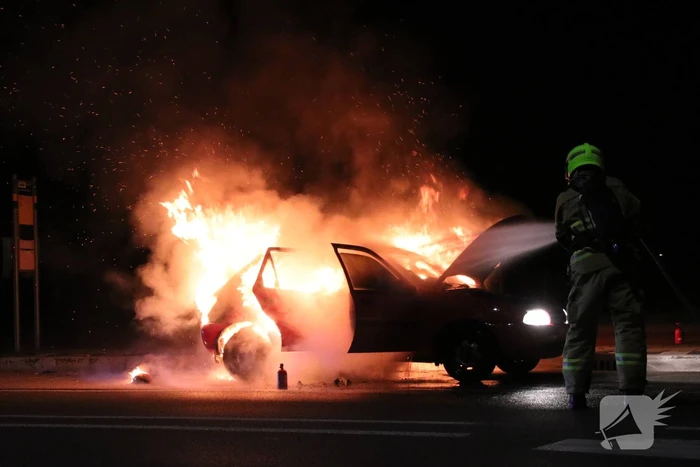 Auto volledig uitgebrand