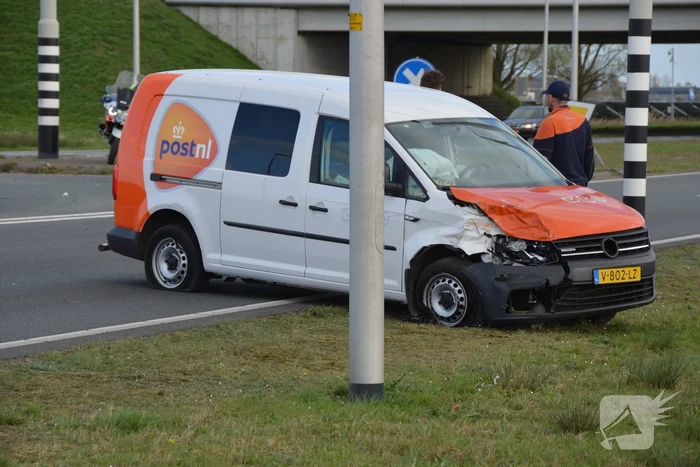 Flinke schade na ongeval op kruising