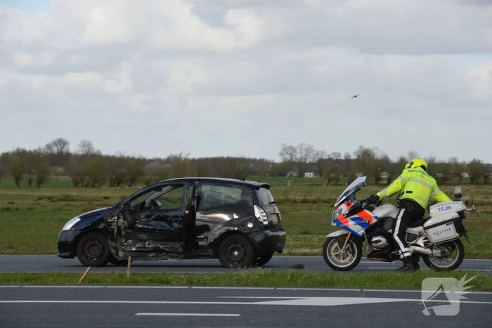 Flinke schade na ongeval op kruising