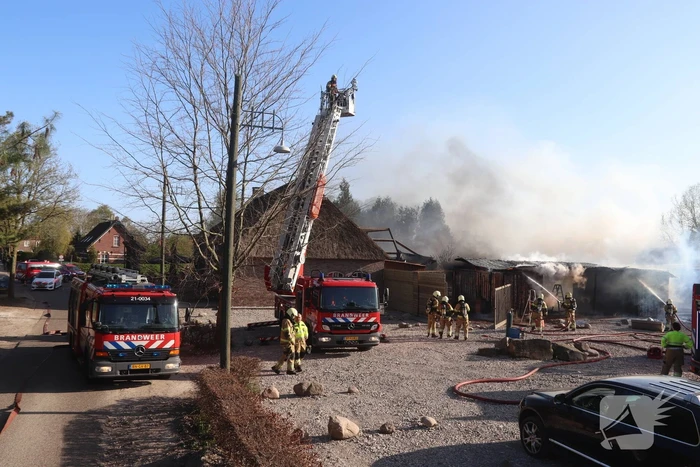 Uitslaande brand in schuur
