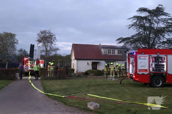 Flinke rookontwikkeling bij dakbrand