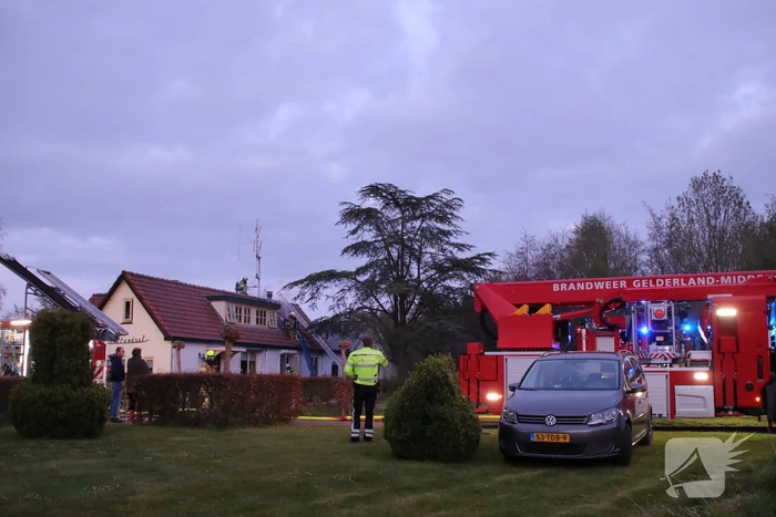 Flinke rookontwikkeling bij dakbrand
