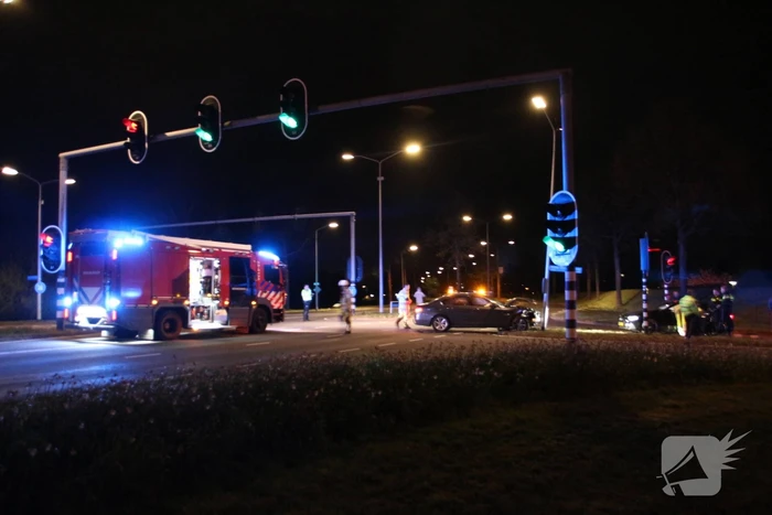 Zwaargewonde na botsing tussen twee voertuigen