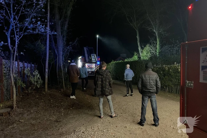 Flinke rookontwikkeling bij schoorsteenbrand op vakantiepark