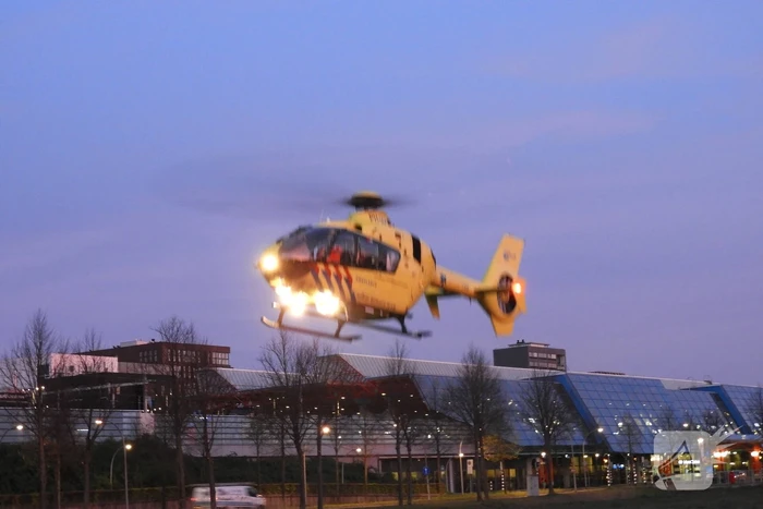 Traumahelikopter land voor een medische noodsituatie