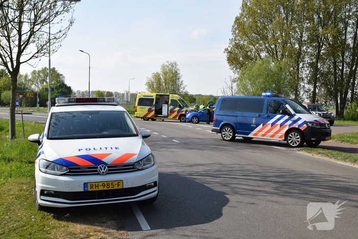 Fietser lichtgewond na aanrijding