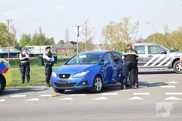Fietser lichtgewond na aanrijding