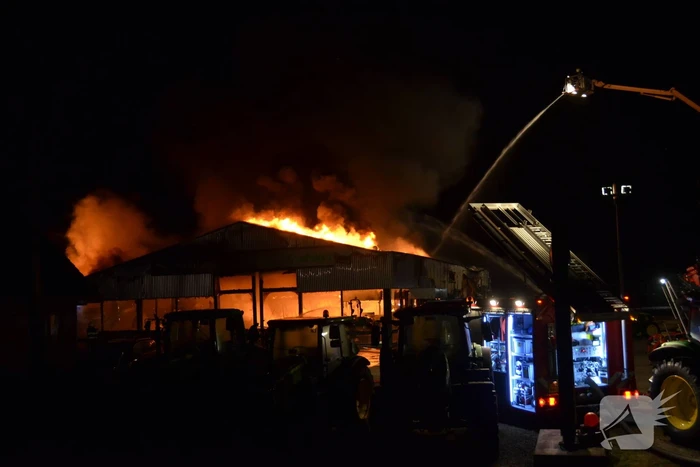 Grote brand verwoest bedrijfspand