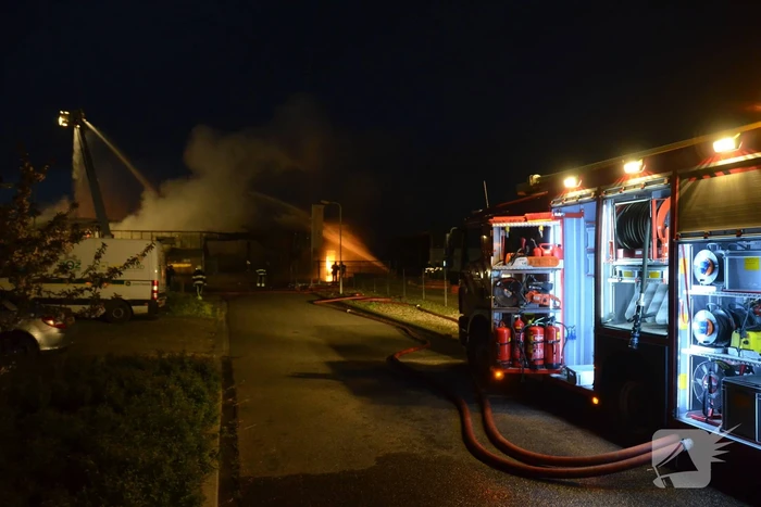 Grote brand verwoest bedrijfspand