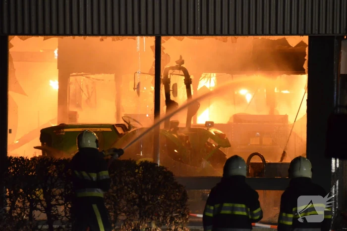 Grote brand verwoest bedrijfspand