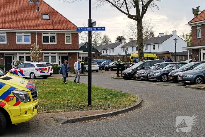 Persoon zwaargewond na val van hoogte