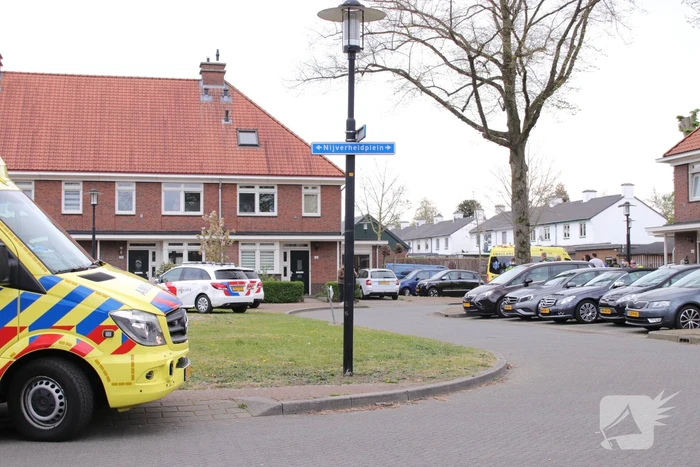 Persoon zwaargewond na val van hoogte