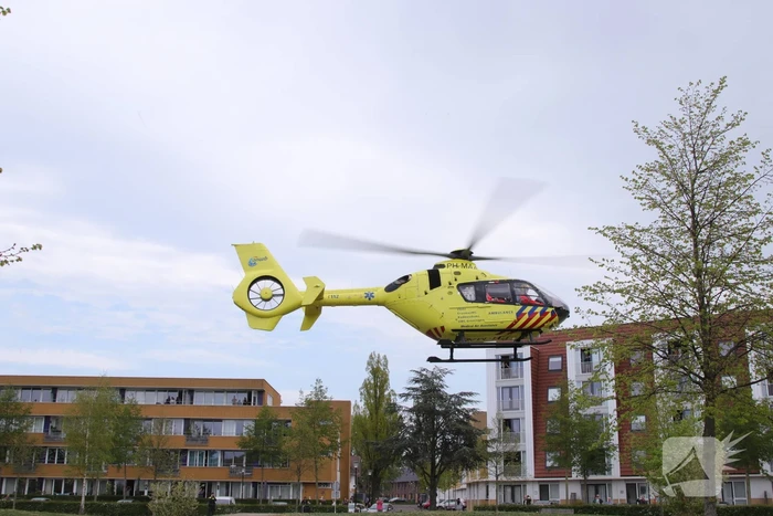 Persoon zwaargewond na val van hoogte