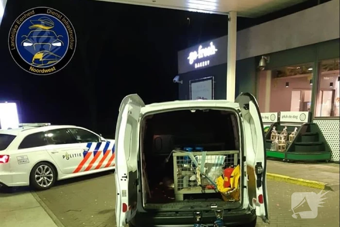 Lachgaskoerier (22) aangehouden bij tankstation Neerduist