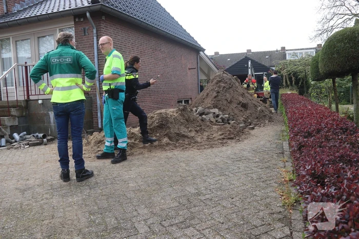 Man bedolven onder puin bij sloopwerkzaamheden
