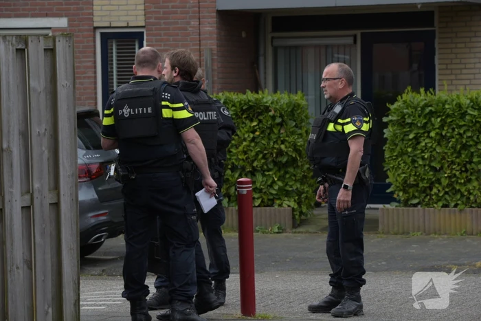 Team Paraatheid valt woning binnen