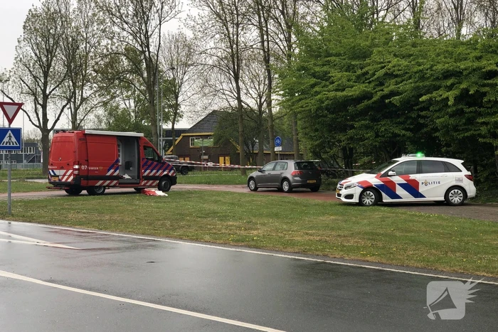Dode aangetroffen onderaan flatgebouw
