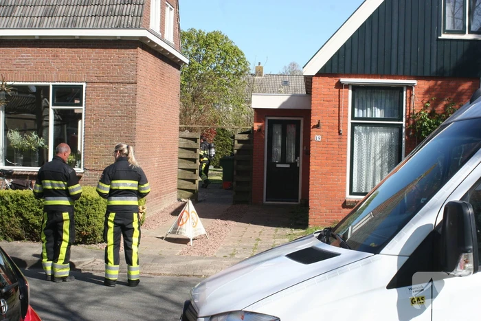 Gaslekkage in achtertuin van woning