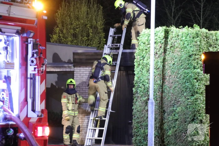 Veel rook bij brand in garageboxen