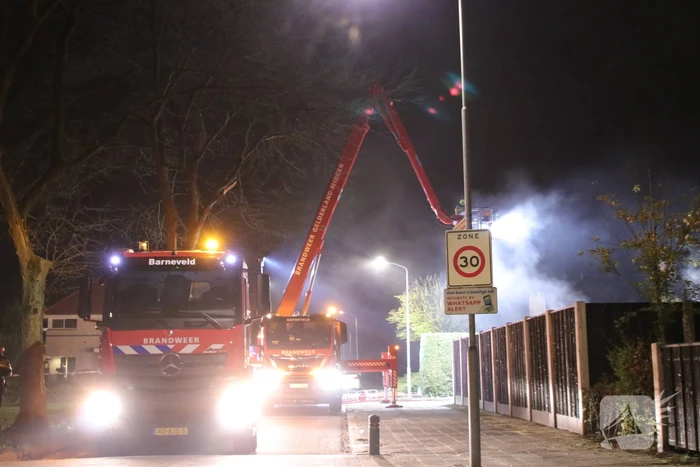Veel rook bij brand in garageboxen