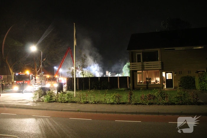 Veel rook bij brand in garageboxen