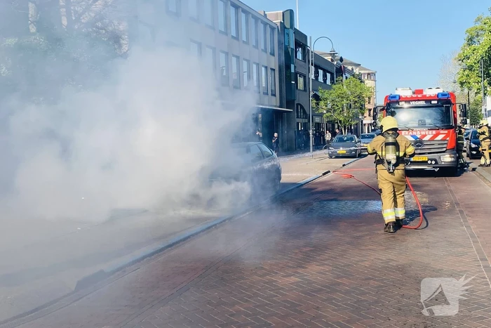 Auto verwoest door brand